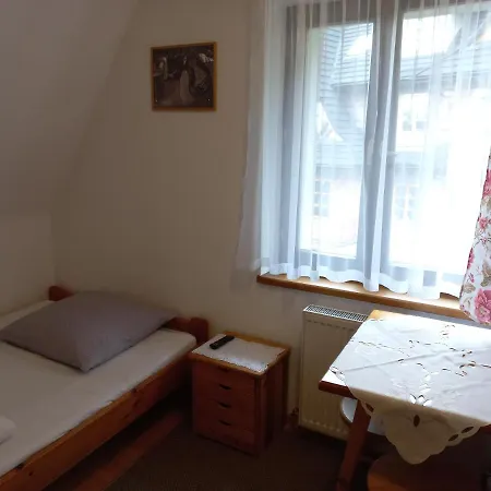 Domek U Gasienicow 2- Pokoje Goscinne * ザコパネ