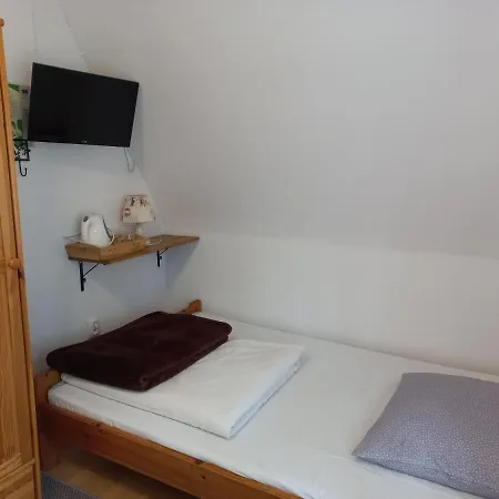 Domek U Gasienicow 2- Pokoje Goscinne Homestay *